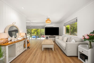 /international/au/1-burwick-close-middle-park-qld-150602868/