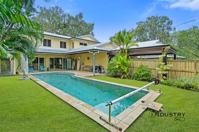 /international/au/1-magnolia-street-holloways-beach-qld-150942896/