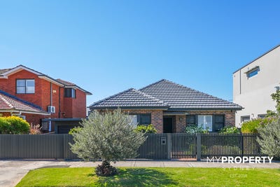 /international/au/8-robert-avenue-russell-lea-nsw-152409828/