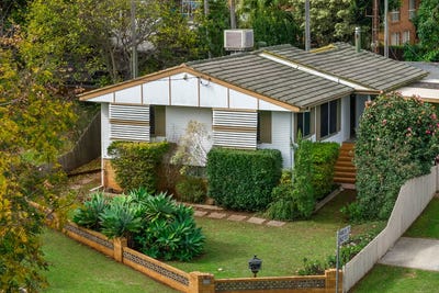 /international/au/6-koombarra-street-harlaxton-qld-151512900/
