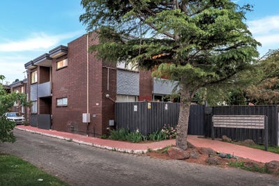 /international/au/4-116-princes-highway-dandenong-vic-148132872/
