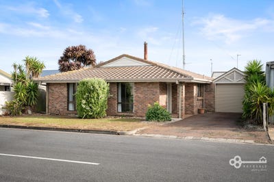/international/au/3-french-street-port-macdonnell-sa-151656692/
