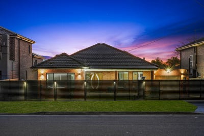 /international/au/18-willfox-street-condell-park-nsw-148615708/?lang=en