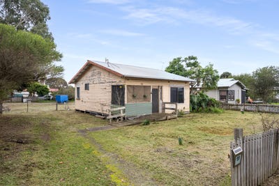 /international/au/19-mcintosh-street-nangwarry-sa-151578732/