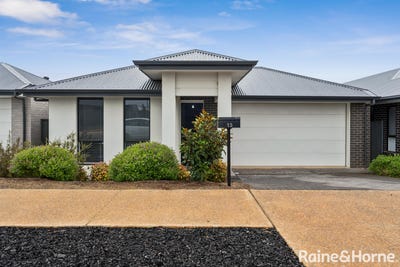 /international/au/13-diamond-drive-mount-barker-sa-151003440/