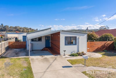 /international/au/54-cromwell-street-perth-tas-151086272/