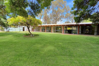 /international/au/28-stoneleigh-road-mansfield-vic-152661348/