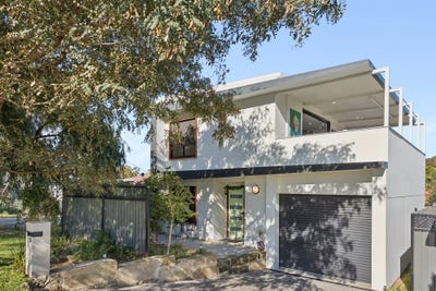 /international/au/9a-tolley-court-hamilton-hill-wa-151589468/