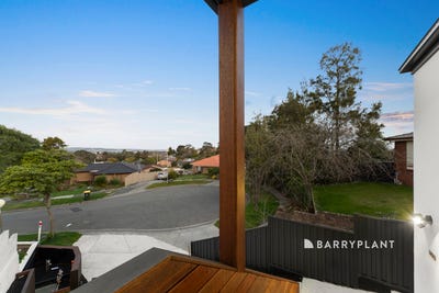 /international/au/13a-dampier-court-endeavour-hills-vic-152626816/