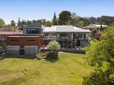 /international/au/42-jellicoe-street-mount-lofty-qld-152240360/