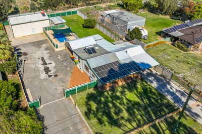 /international/au/19-archibald-street-muchea-wa-151162448/