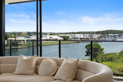 /international/au/1301-10-sickle-avenue-hope-island-qld-150891476/