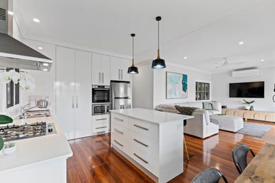 /international/au/12-allamanda-street-fairfield-qld-152581220/