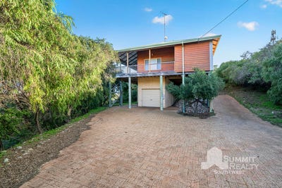 /international/au/19-beachcast-close-preston-beach-wa-151296128/