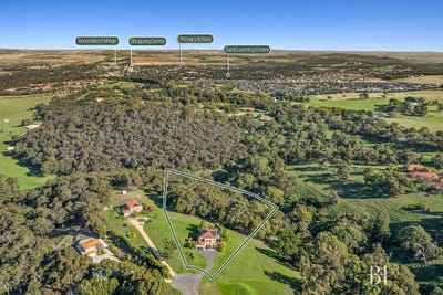 /international/au/5-ironbark-court-hidden-valley-vic-151005720/