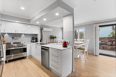 /international/au/44-31-archipelago-street-pacific-pines-qld-151257424/