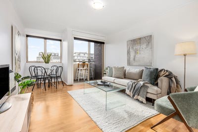 /international/au/7-29-dalgety-street-st-kilda-vic-148535960/