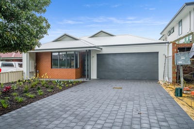 /international/au/25-solandra-way-forrestfield-wa-151471572/