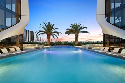 /international/au/4701-24-the-lanes-boulevard-mermaid-waters-qld-150745848/