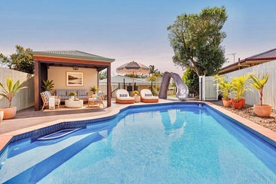 /international/au/11-lapworth-place-manly-west-qld-152644524/