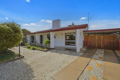 /international/au/1-barbara-court-mooroopna-vic-151414732/