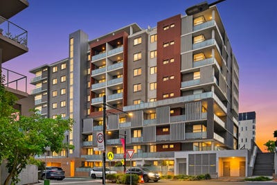 /international/au/10b-charles-street-canterbury-nsw-151463140/