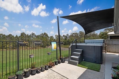 /international/au/64-south-quarter-drive-loganlea-qld-152596920/