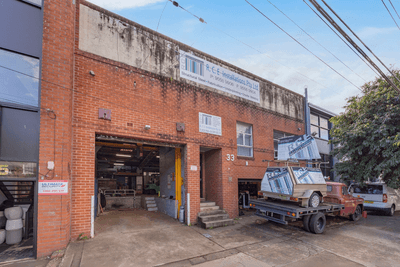 /international/au/33-carrington-road-marrickville-nsw-504916640/