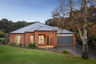 /international/au/12-muir-court-romsey-vic-151408288/
