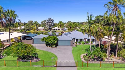 /international/au/18-eagle-beach-parade-dundowran-beach-qld-151493024/