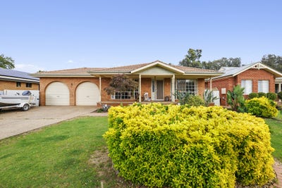 /international/au/2-cooba-place-estella-nsw-152668844/