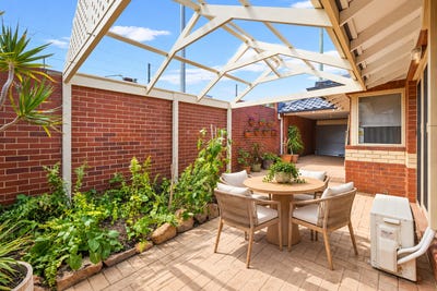 /international/au/5-2-corander-gardens-carine-wa-152546560/