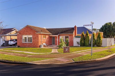 /international/au/18-norman-street-findon-sa-148403356/