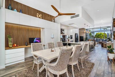/international/au/1101-1-sunset-avenue-paradise-point-qld-146083036/