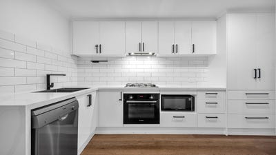 /international/au/10-12-noble-street-noble-park-vic-150858844/