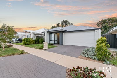 /international/au/33-preston-grove-south-guildford-wa-152609232/