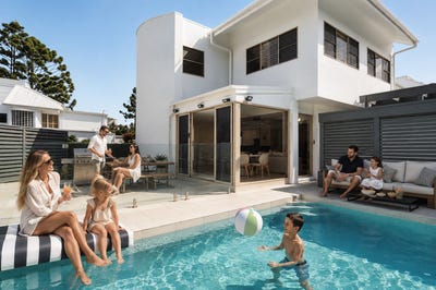 /international/au/2110-south-shields-drive-benowa-qld-152138984/