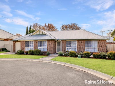 /international/au/1-cole-street-bathurst-nsw-151138824/