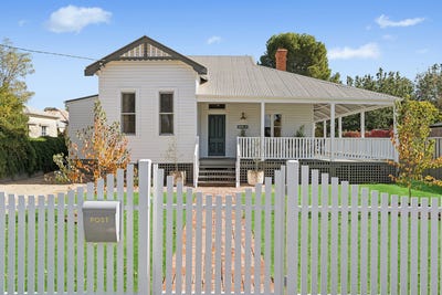/international/au/82-adams-street-narrandera-nsw-151230864/