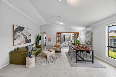 /international/au/15-brookside-close-idalia-qld-152576356/