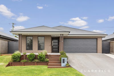 /international/au/38-red-baron-road-chisholm-nsw-152581608/