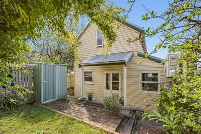 /international/au/20a-commercial-lane-north-hobart-tas-152583352/