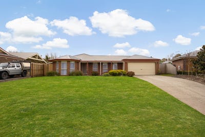 /international/au/4-mirella-court-gisborne-vic-152093960/