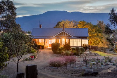 /international/au/203-old-beach-road-old-beach-tas-151121976/