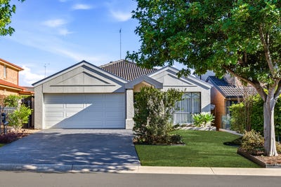 /international/au/17-cascade-avenue-glenmore-park-nsw-151639872/
