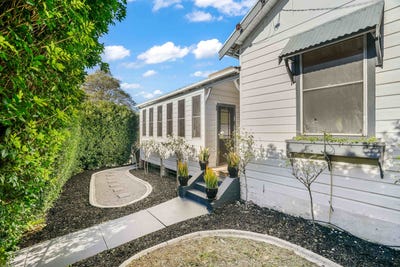/international/au/135-new-england-highway-rutherford-nsw-148565144/