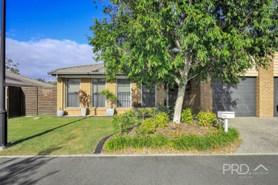 /international/au/155-230-pulgul-street-urangan-qld-148391384/