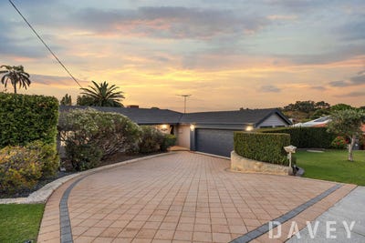 /international/au/17-balfern-court-hamersley-wa-152484368/