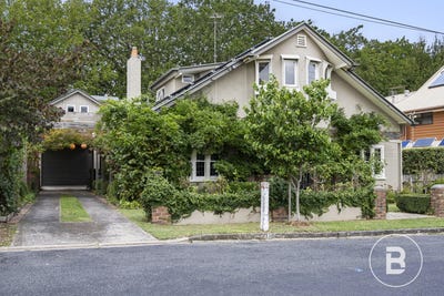 /international/au/10-tennis-street-lake-wendouree-vic-150771032/