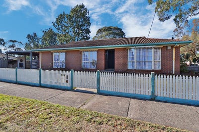 /international/au/104-allambanan-drive-bayswater-north-vic-148472860/